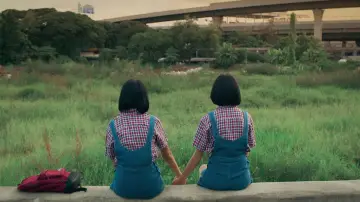 Задник к фильму "เธอกับฉันกับฉัน" #487500