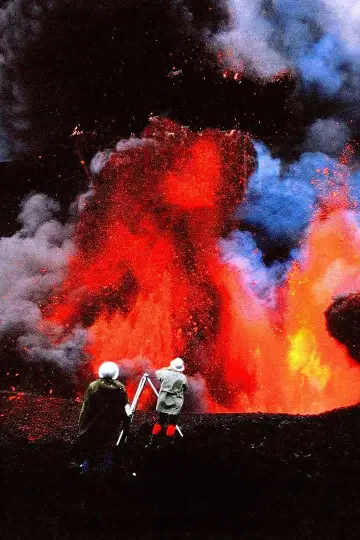 Постер к фильму "The Fire Within: A Requiem for Katia and Maurice Krafft" #702636