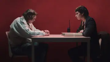 Задник к фильму "Première affaire" #1082561