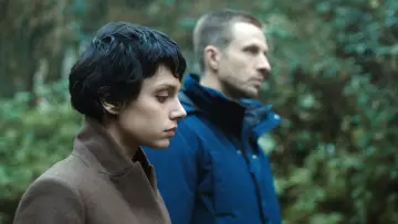 Задник к фильму "Première affaire" #1082562