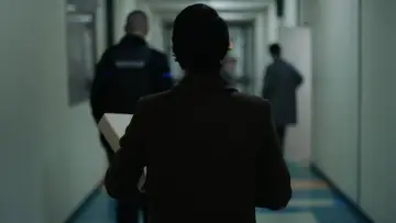 Задник к фильму "Première affaire" #1082569