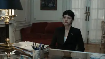 Задник к фильму "Première affaire" #1082576