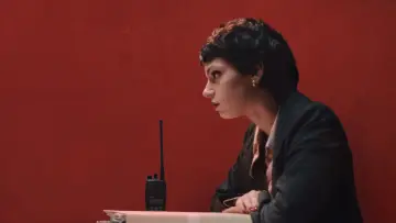 Задник к фильму "Première affaire" #1082578