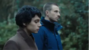 Задник к фильму "Première affaire" #438072
