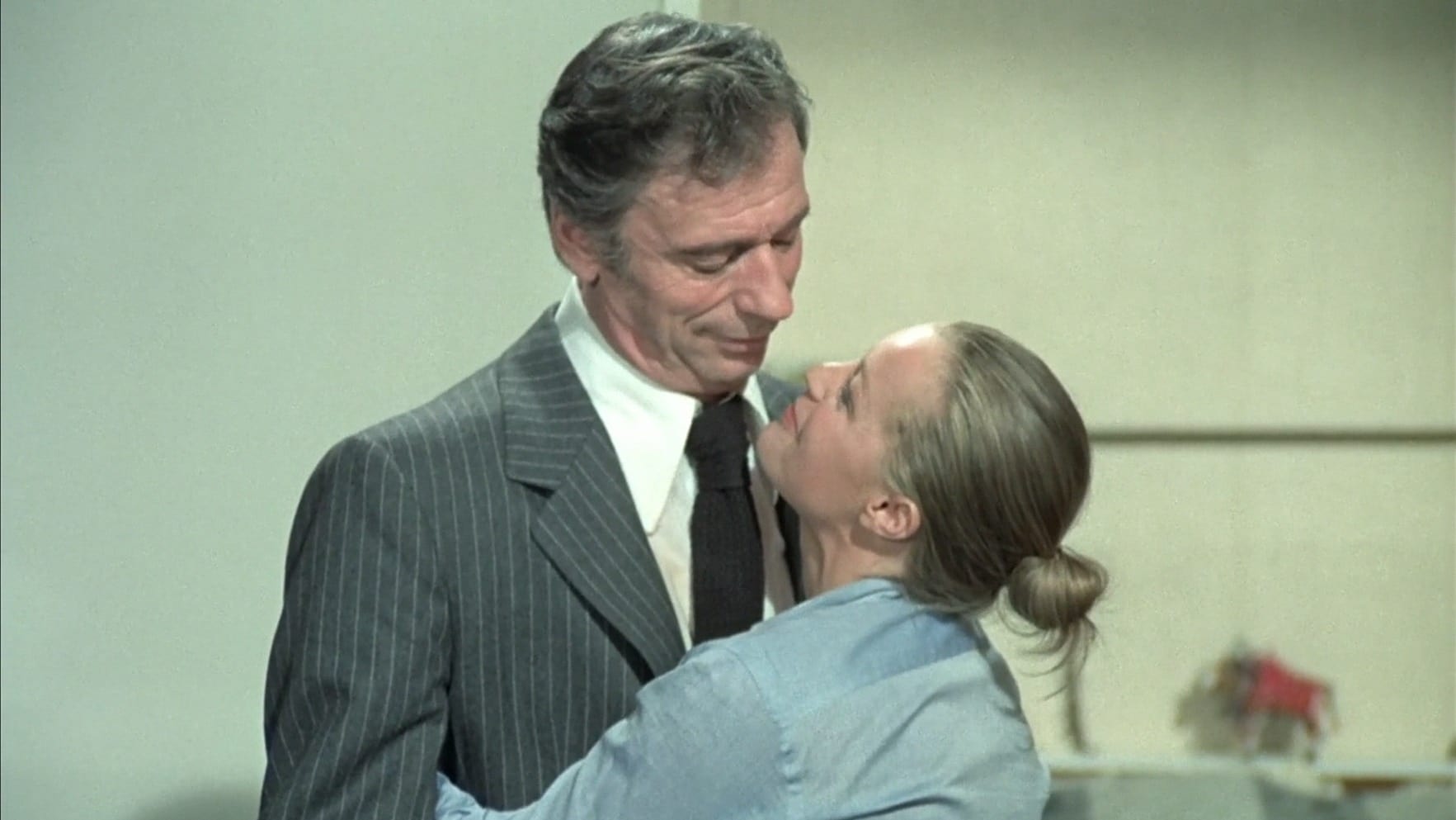 Видео к фильму Сезар и Розали | C&eacute;sar et Rosalie &ndash; French trailer with English subtitles