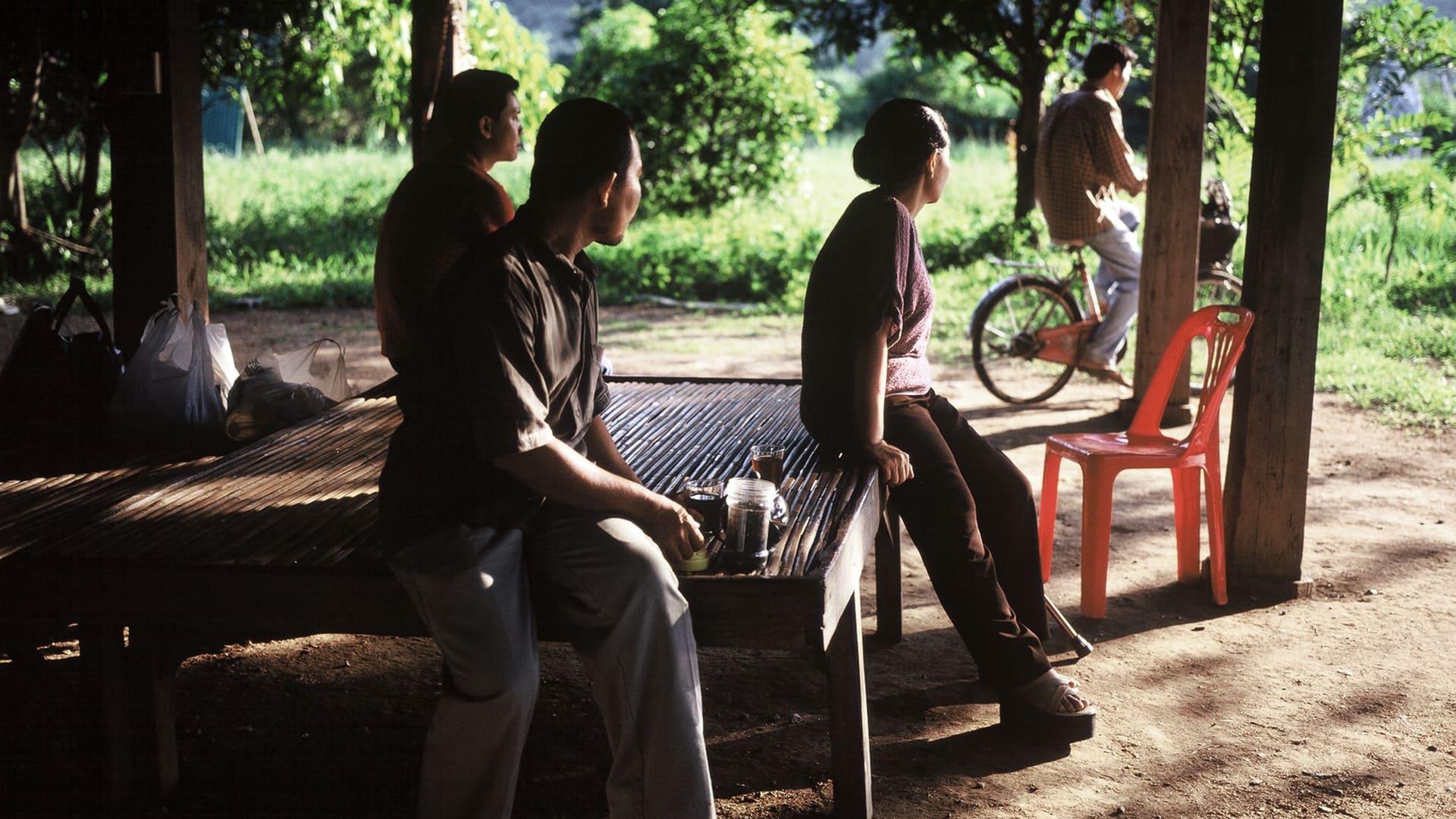 Видео к фильму Дядюшка Бунми, который помнит свои прошлые жизни | Uncle Boonmee Trailer English Subtitles High Def