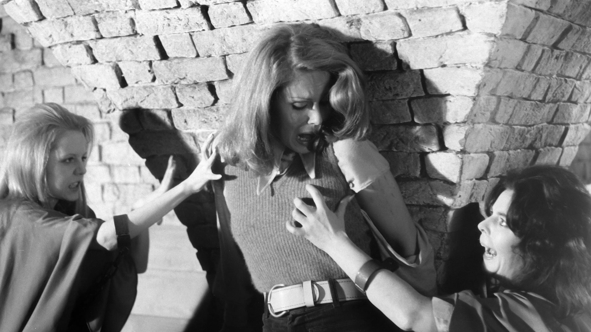 Видео к фильму The Satanic Rites of Dracula | The Satanic Rites of Dracula (1973) ORIGINAL TRAILER [HD 1080p]