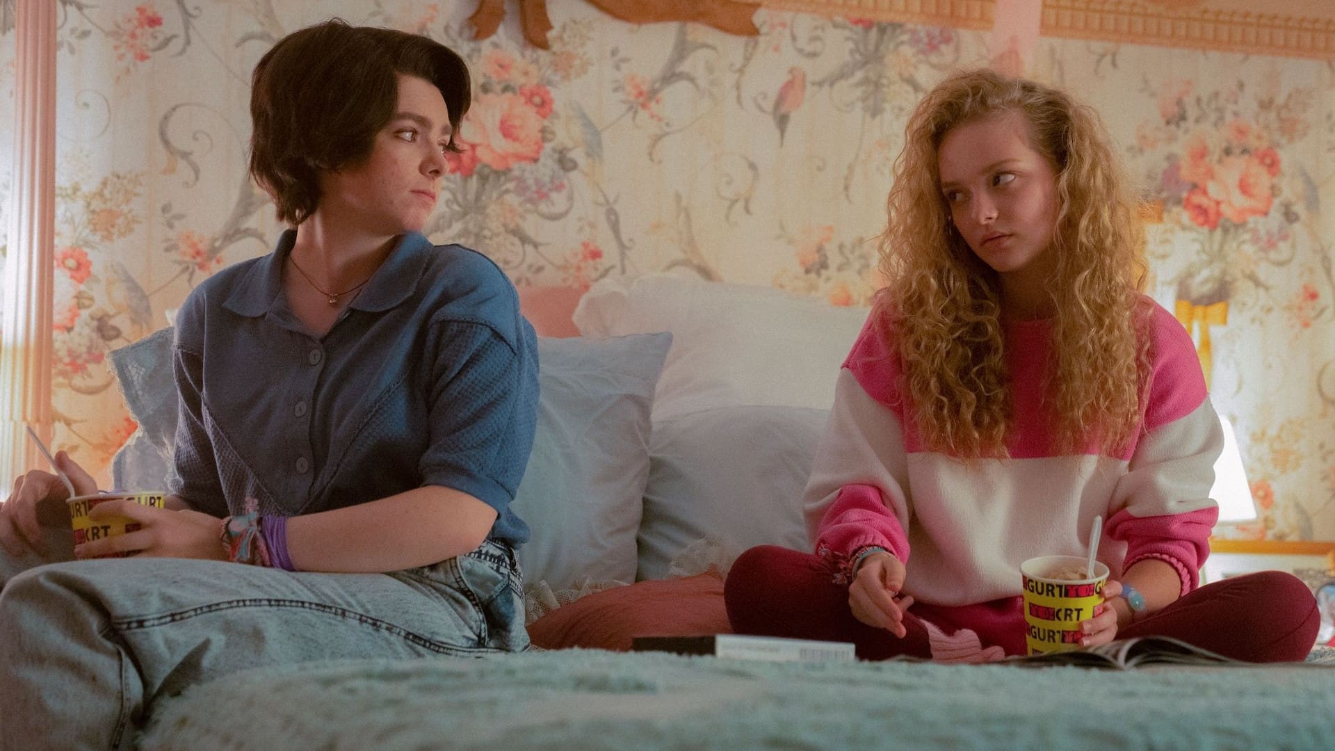 Видео к фильму Экзорцизм моей лучшей подруги | The Girls Read a Ouija Board Clip