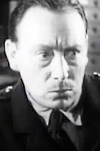 Фото  (Leslie Dwyer)