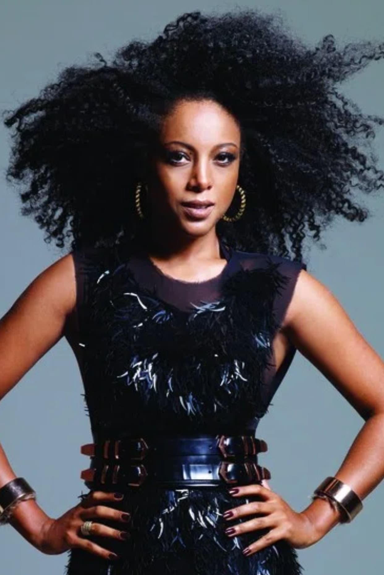 Фото  (Negra Li)