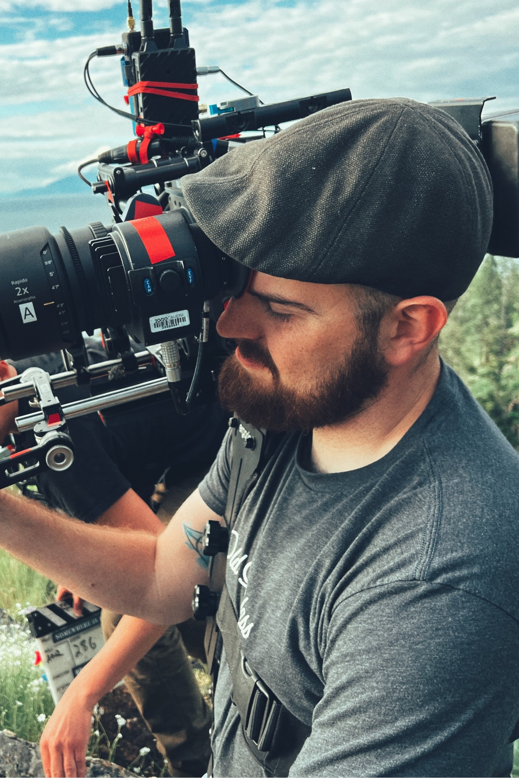 Фото  (AJ Young)