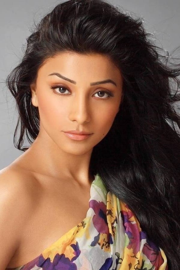 Фото  (Deepal Shaw)