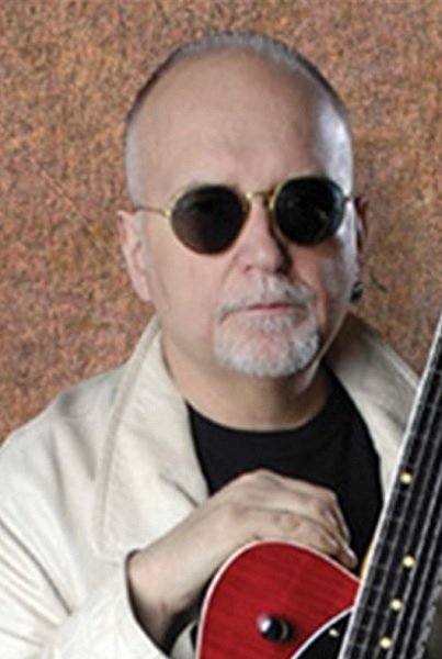 Фото  (Reeves Gabrels)