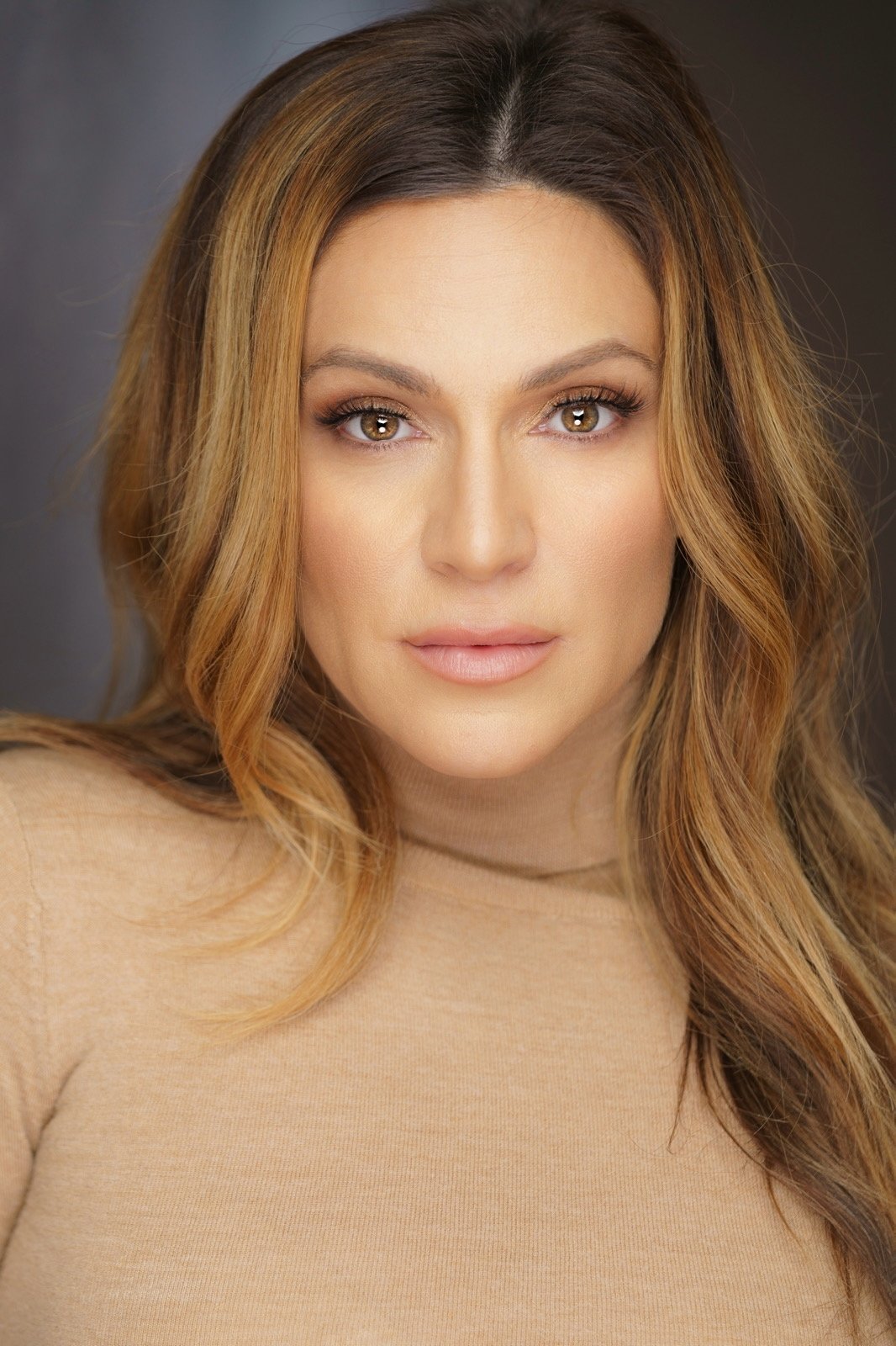 Фото  (Shoshana Bean)