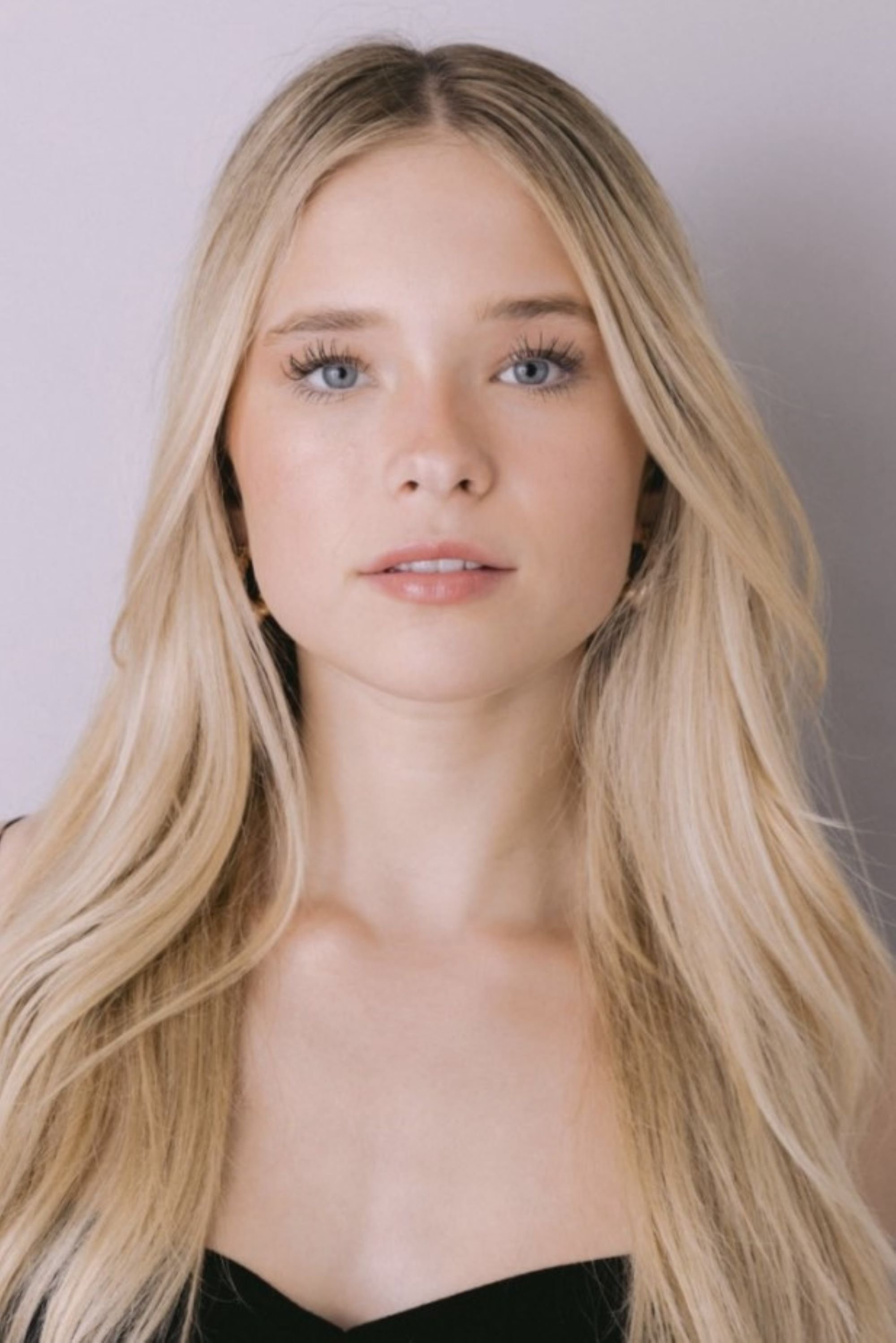 Фото  (Ora Duplass)