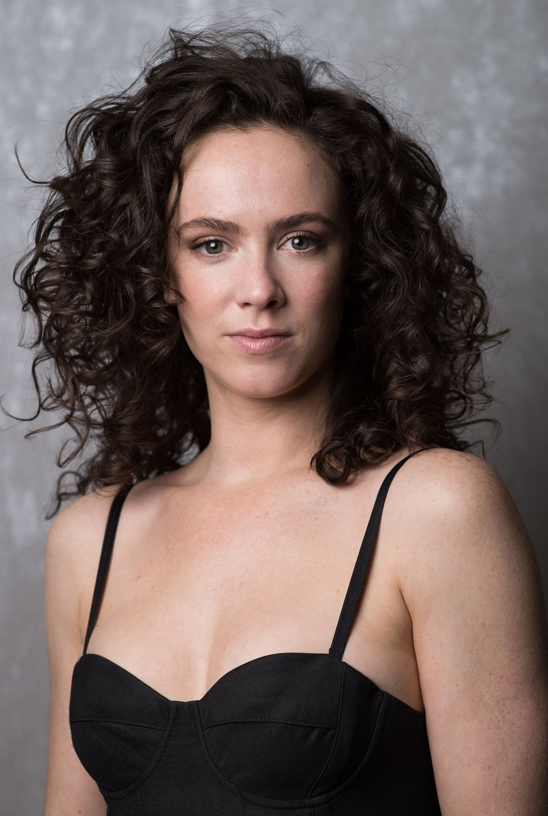Фото Эми Мэнсон (Amy Manson)