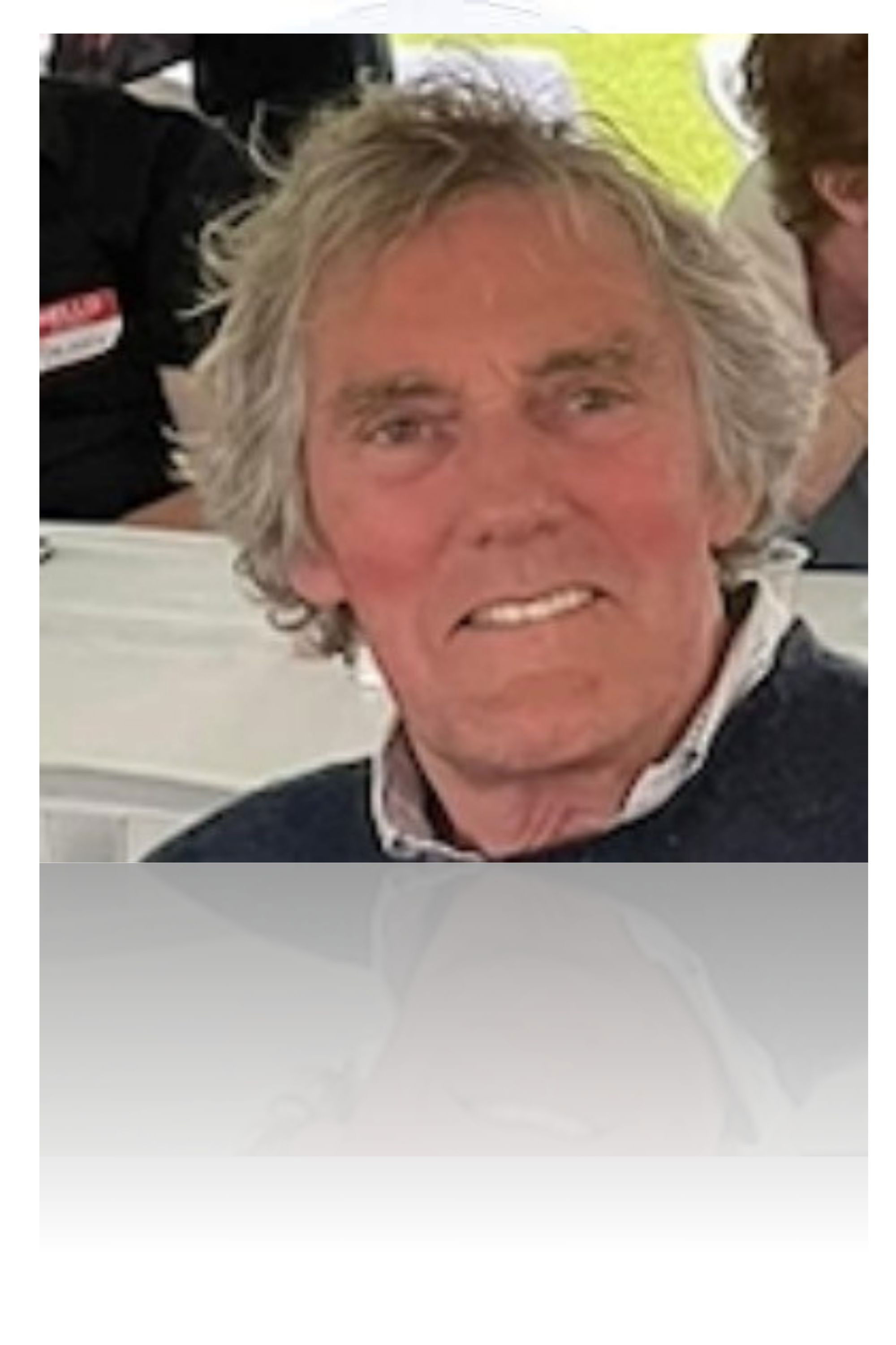 Фото  (Aaron Kim Johnston)