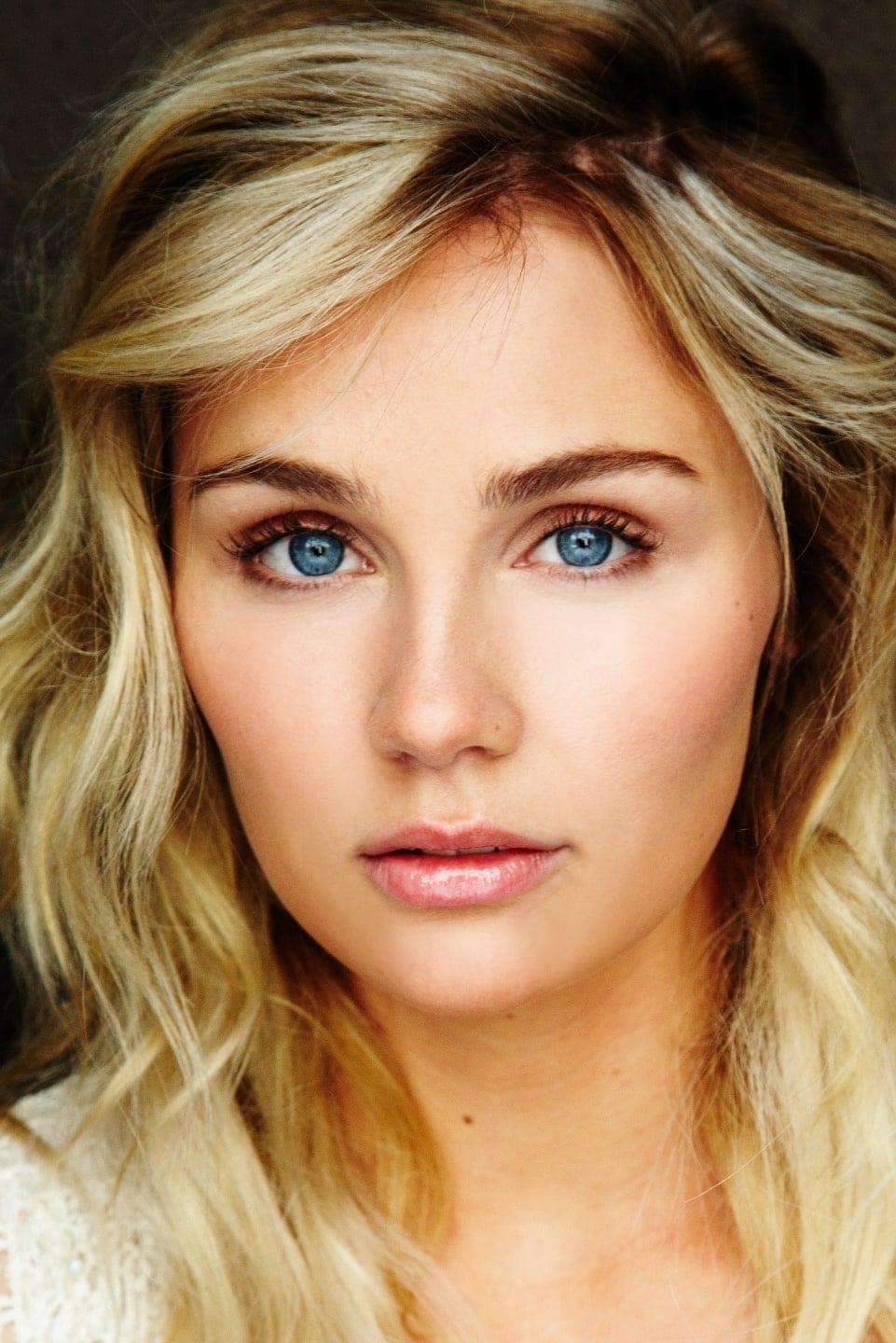 Фото  (Clare Bowen)