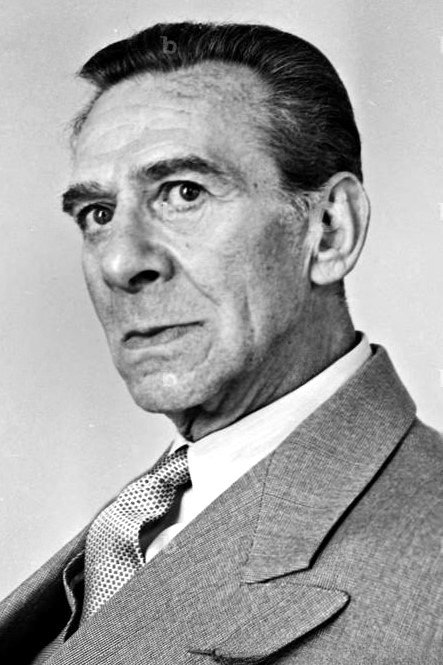 Фото  (Jean Yonnel)