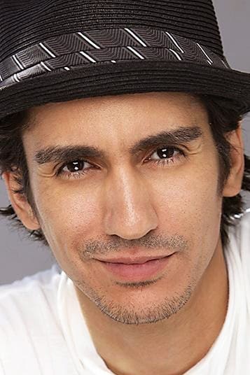 Фото Джон Брайант Давила (John Bryant Davila)