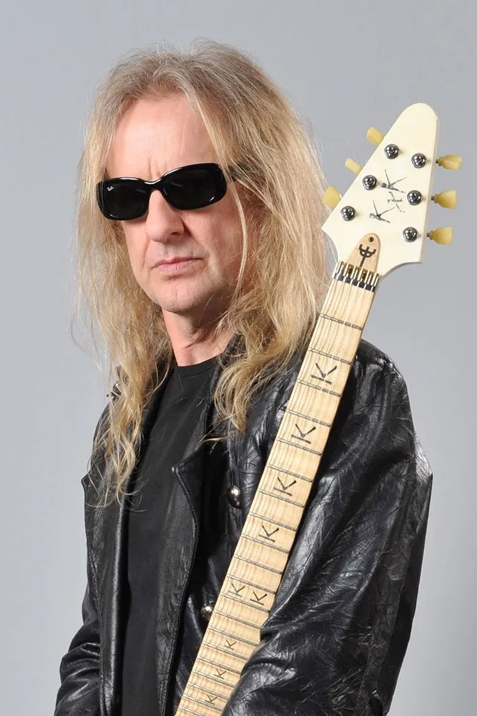 Фото  (K.K. Downing)
