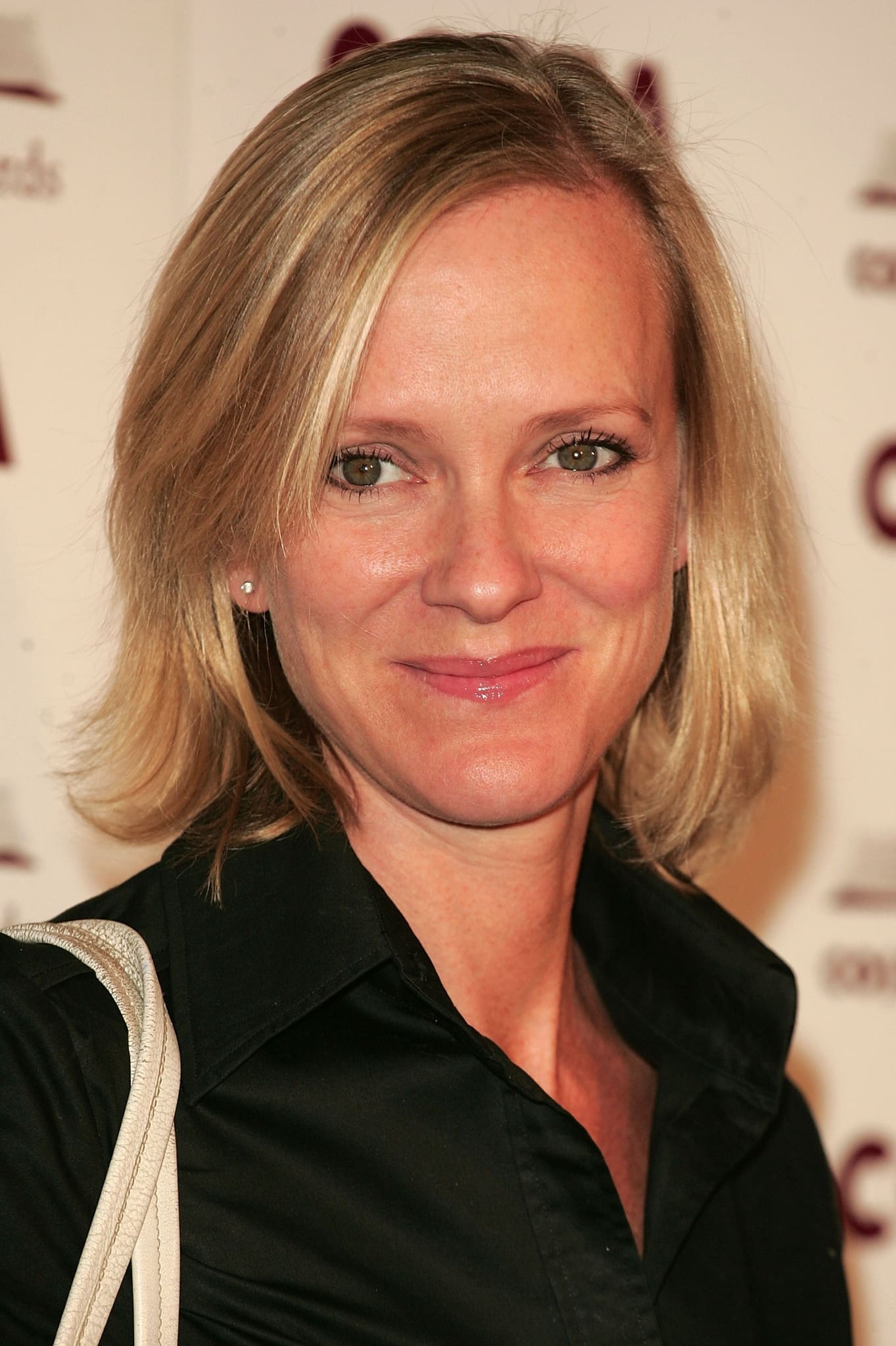 Фото  (Hermione Norris)