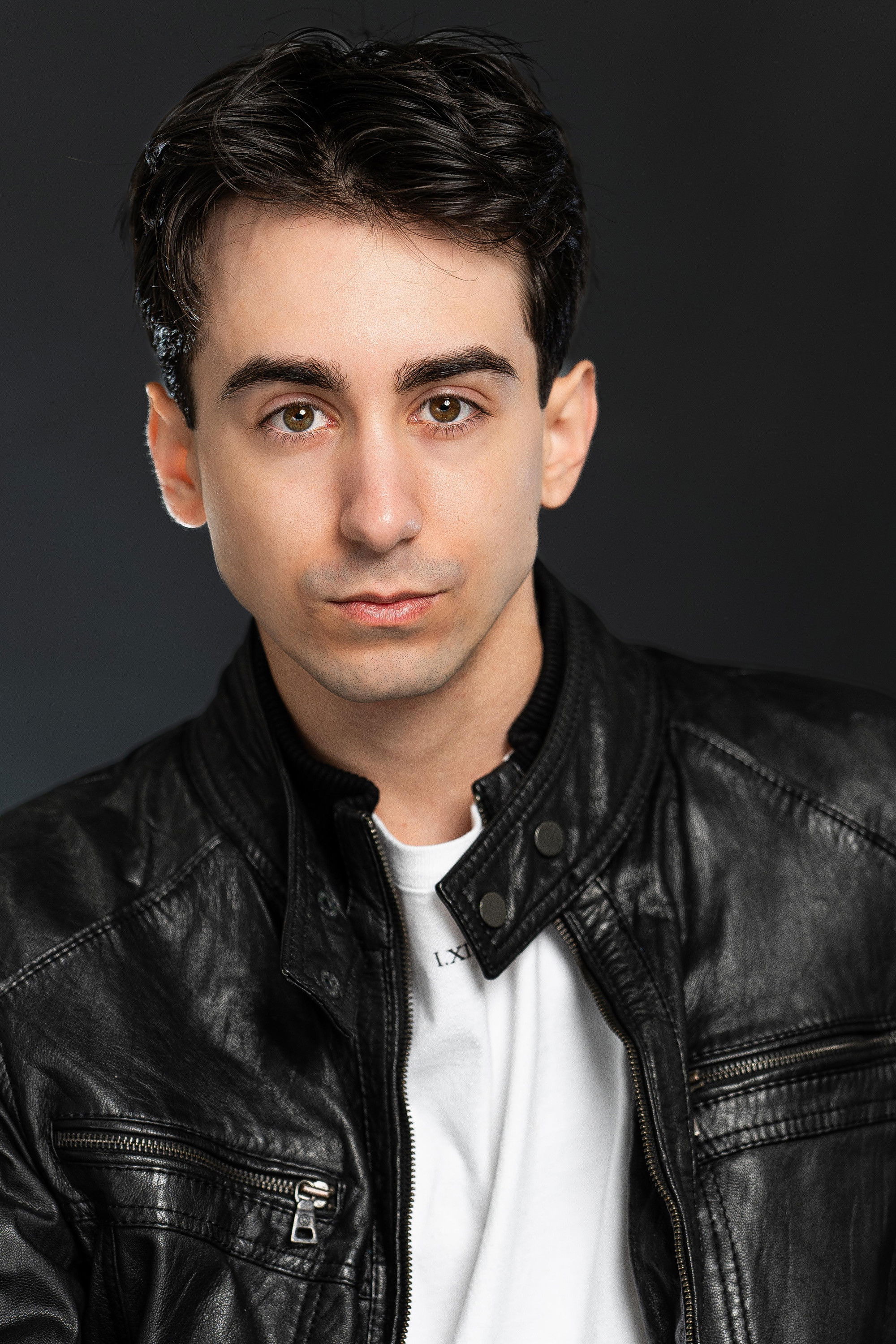 Фото  (Adam Lupis)