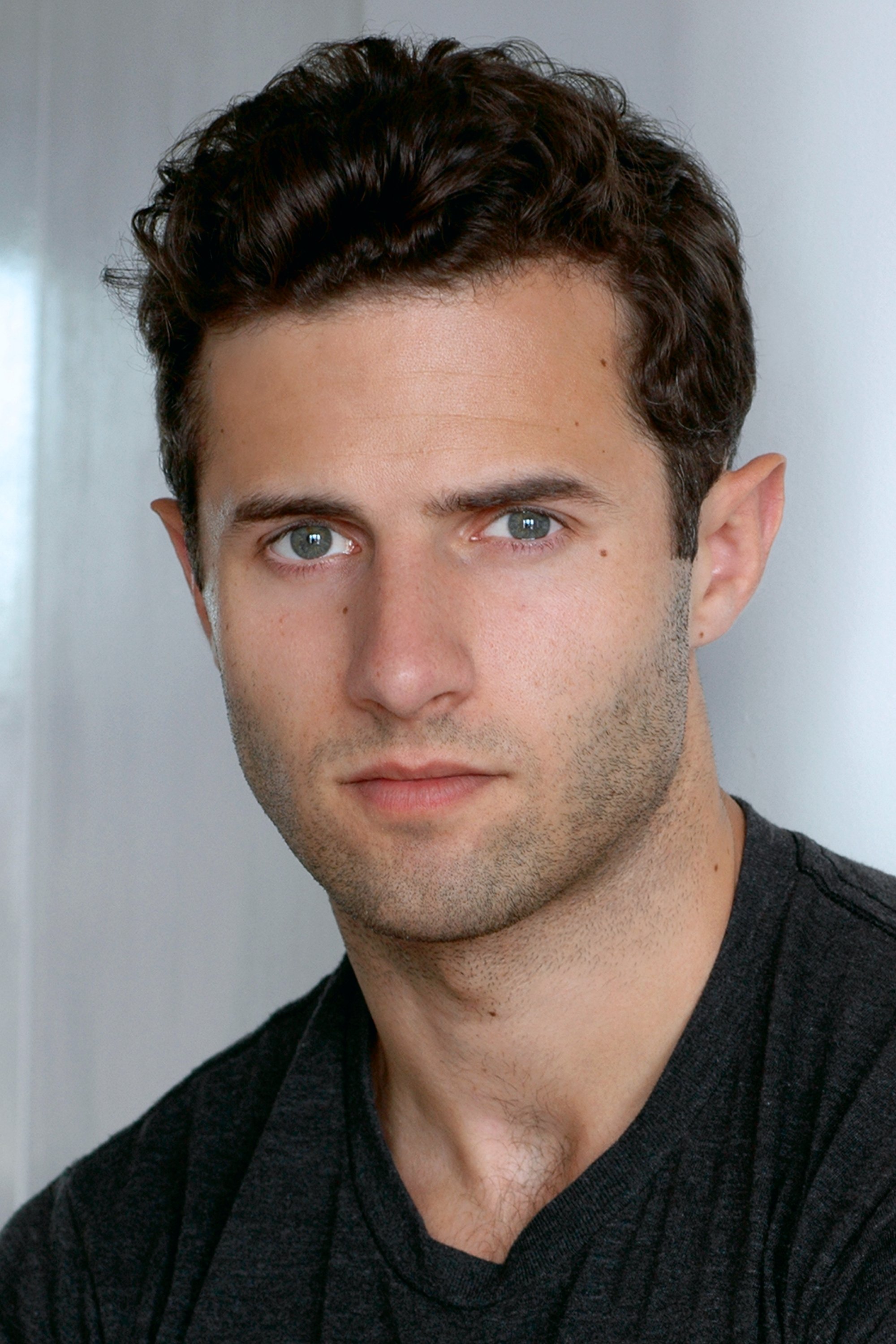 Фото  (Roe Hartrampf)