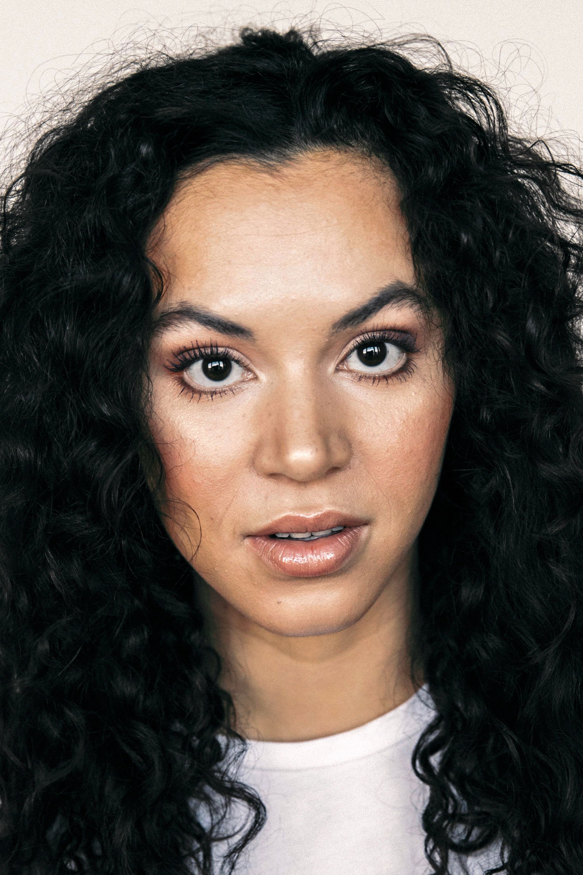 Фото  (Aldís Amah Hamilton)