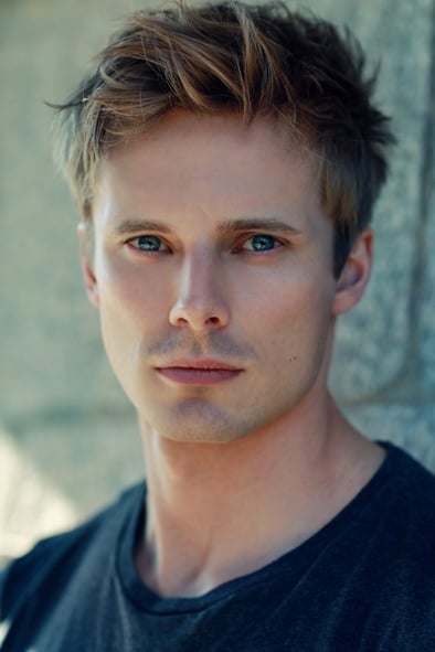 Фото  (Bradley James)