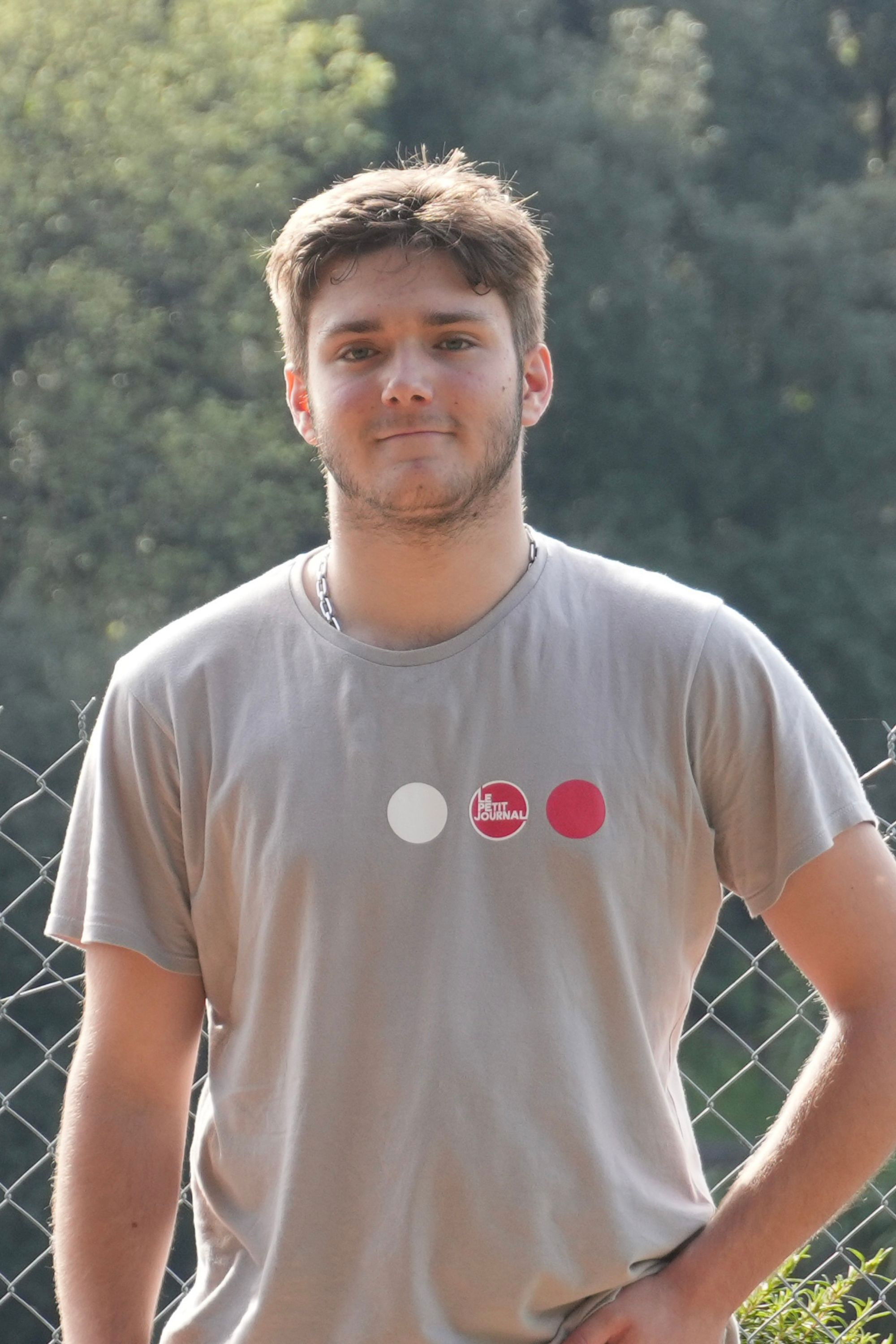 Фото  (Diego Blenchea)