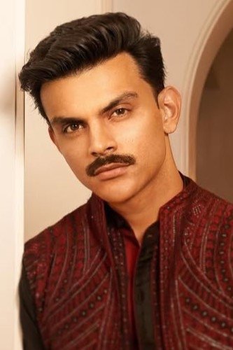 Фото  (Veer Pahariya)