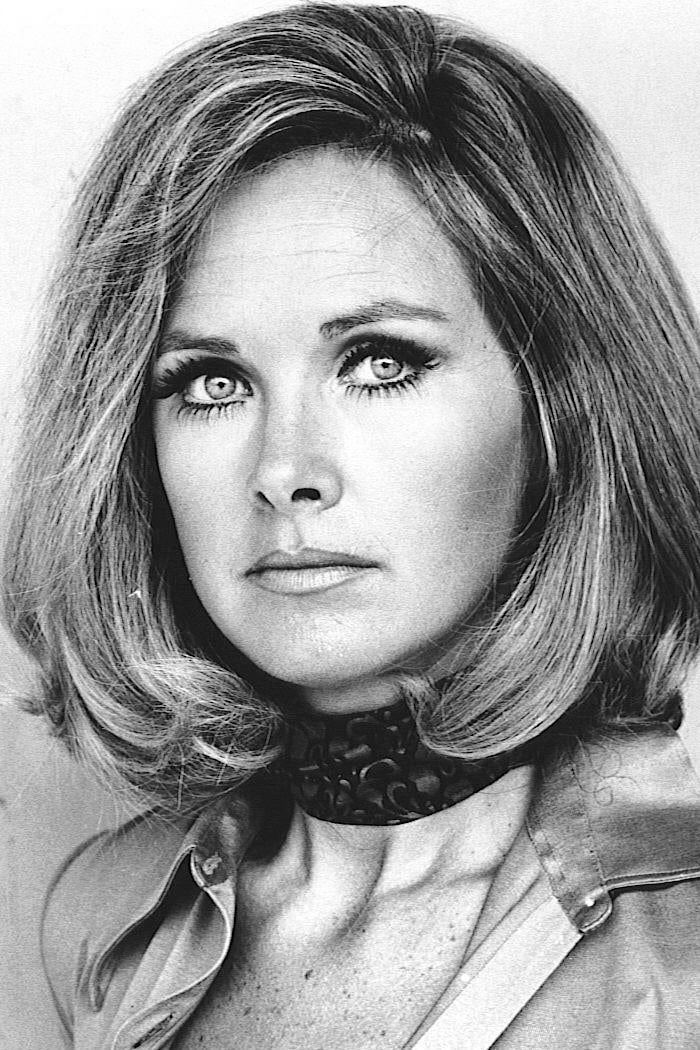 Фото  (Wanda Ventham)