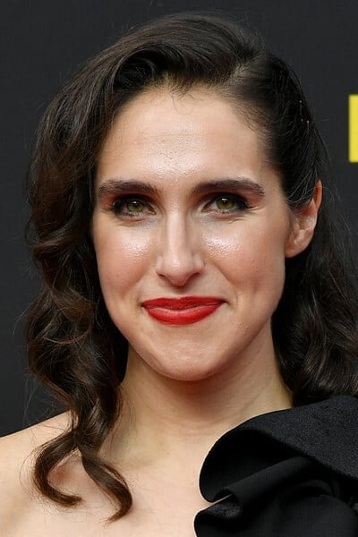 Фото Меган Амрам (Megan Amram)