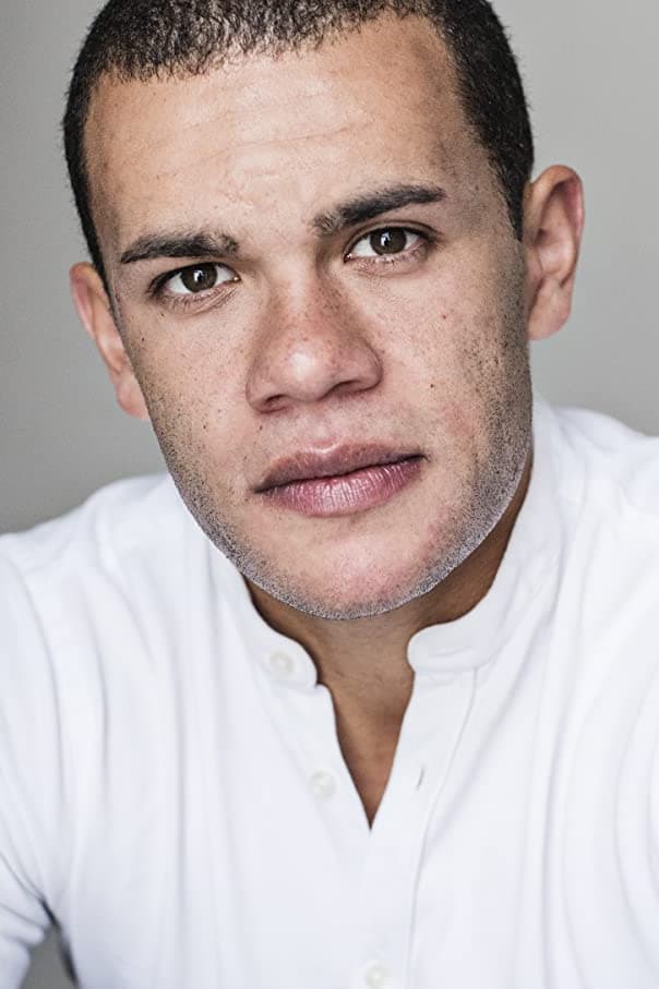 Фото Джулиан Мур-Кук (Julian Moore-Cook)