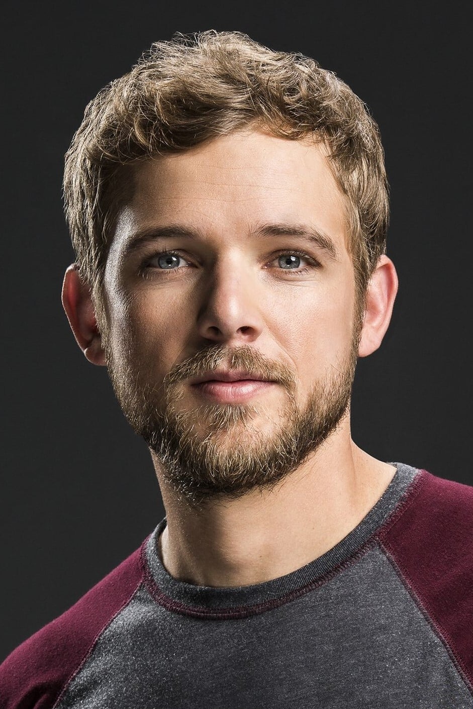 Фото Макс Тириот (Max Thieriot)