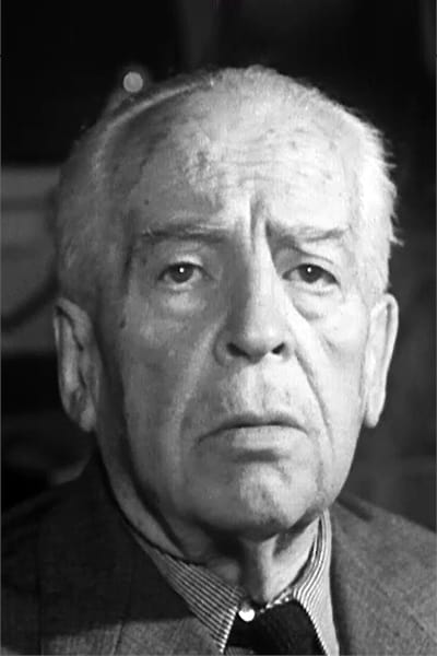 Фото  (Mario Mattoli)