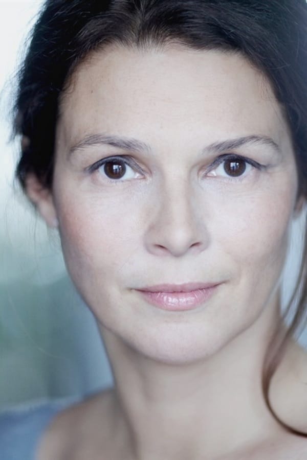 Фото Дельфина Форест (Delphine Forest)