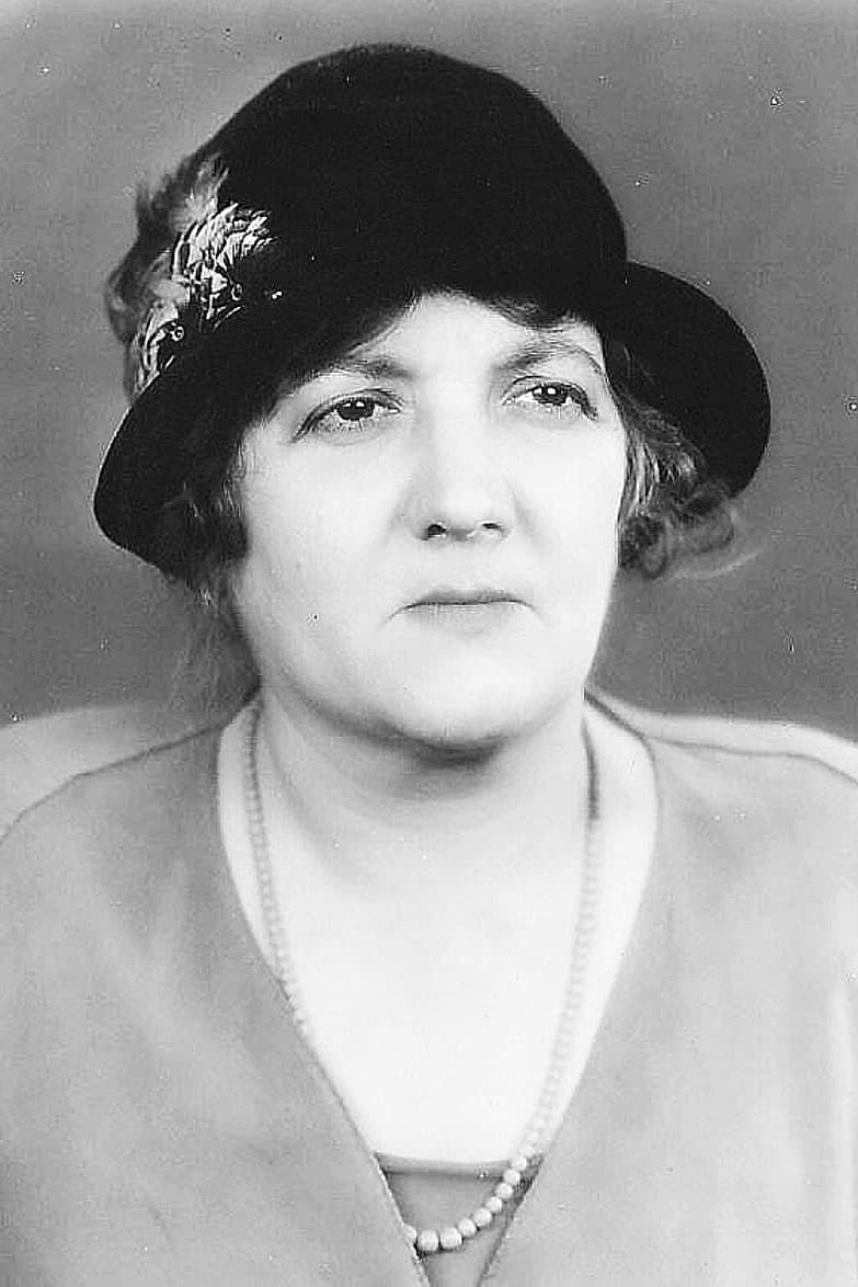 Фото Адриенн Д'Амбрикур (Adrienne D'Ambricourt)