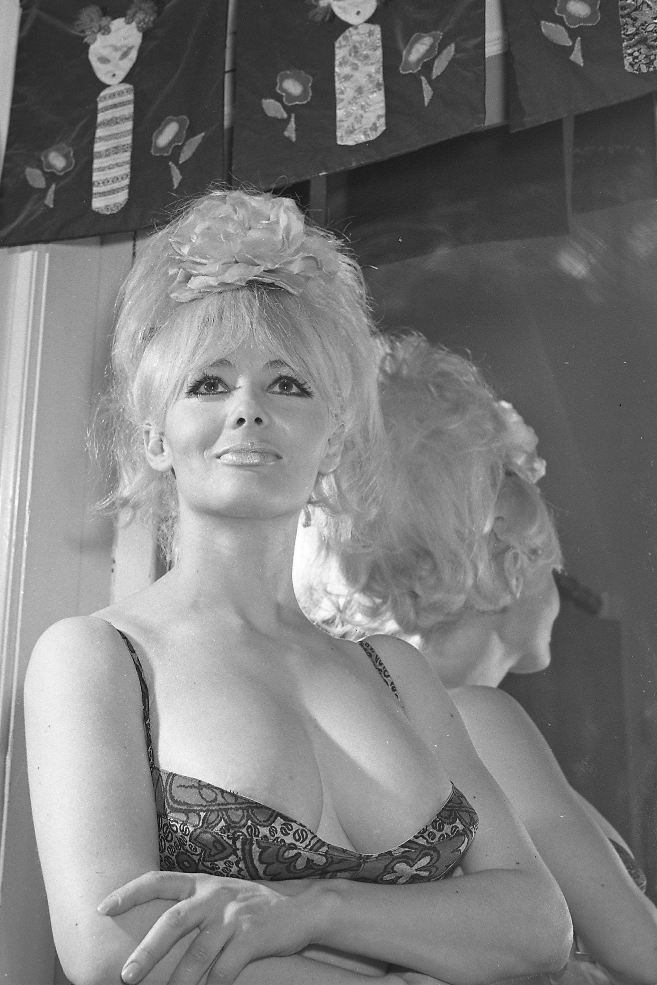 Фото  (Carol Doda)