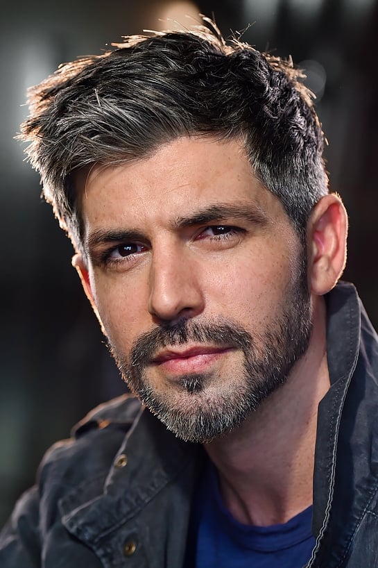 Фото Кайвон Эсмаили (Kayvon Esmaili)