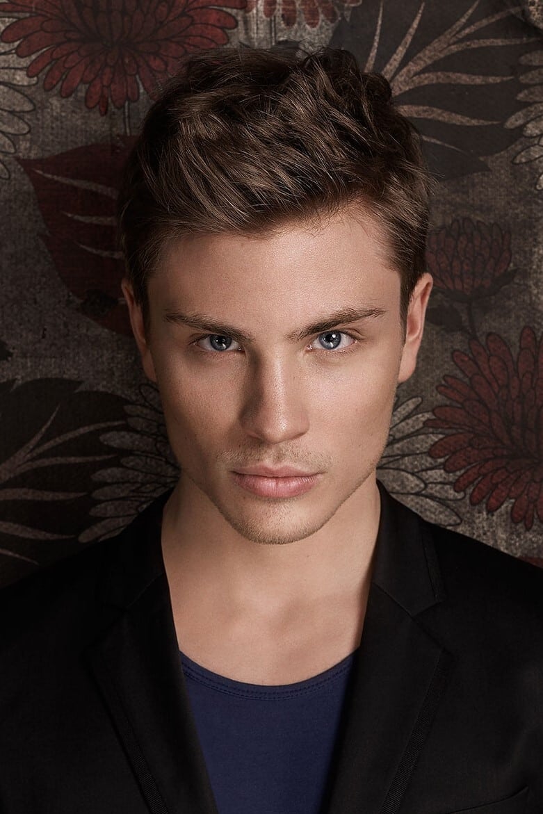 Фото Янник Шюманн (Jannik Schümann)