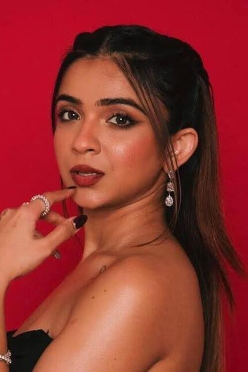 Фото  (Apoorva Mukhija)