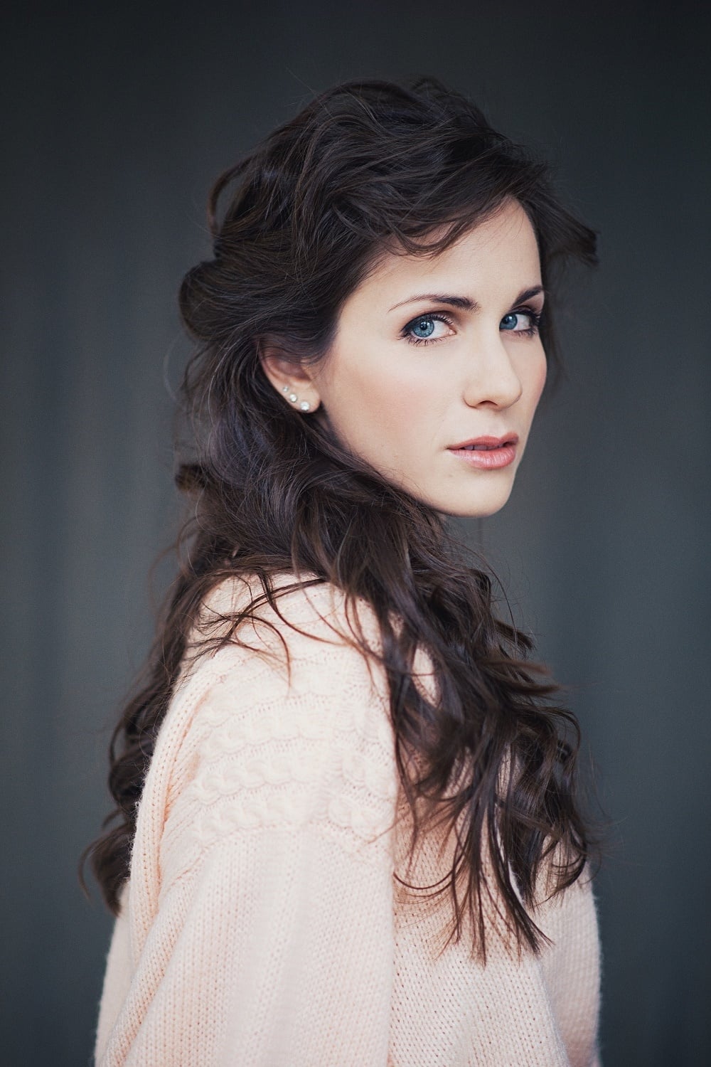 Фото  (Shoshana Wilder)