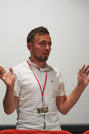 Фото  (Gary J Hewitt)