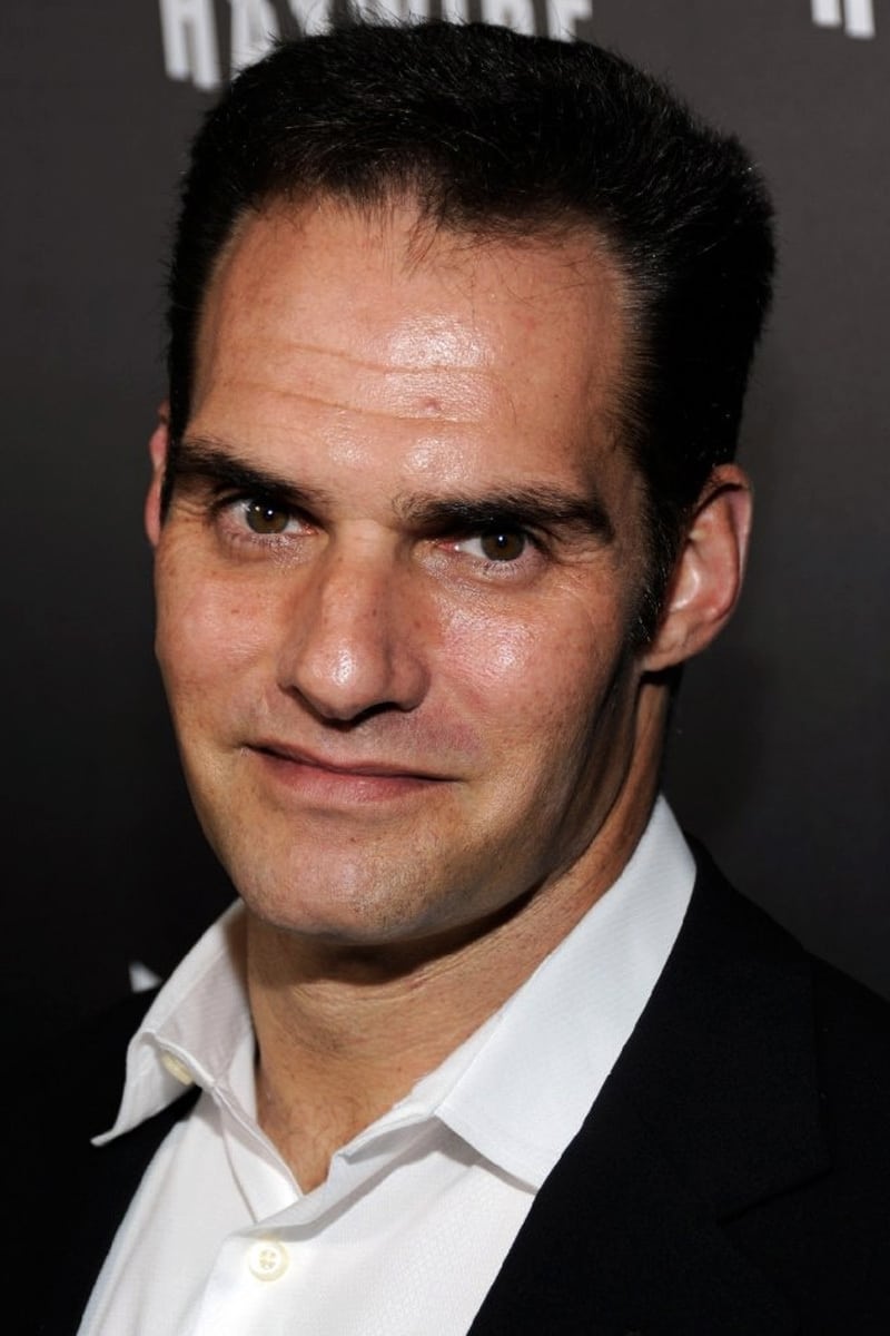 Фото Джей Джей Перри (J.J. Perry)