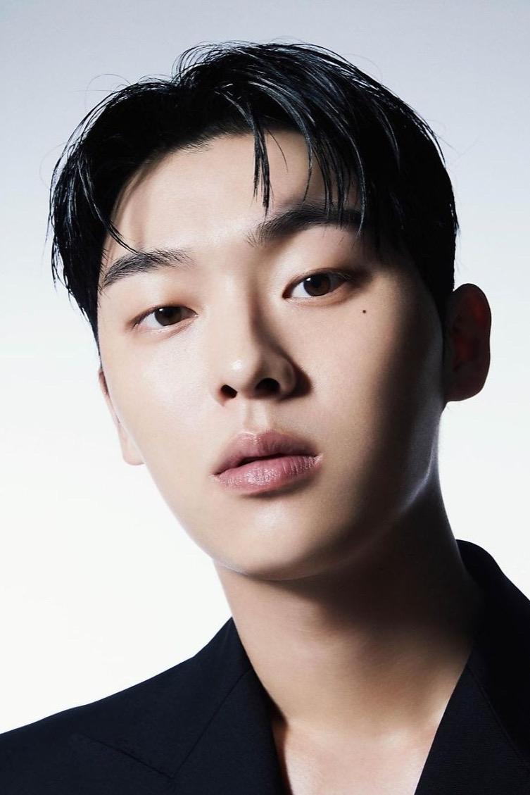 Фото  (Choi Hyun-wook)