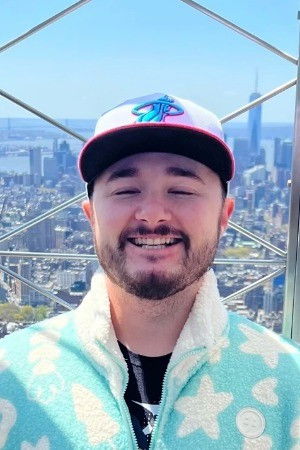 Фото  (Anthony Miller)