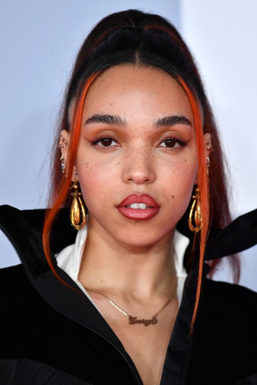 Фото ФКА Ветки (FKA Twigs)