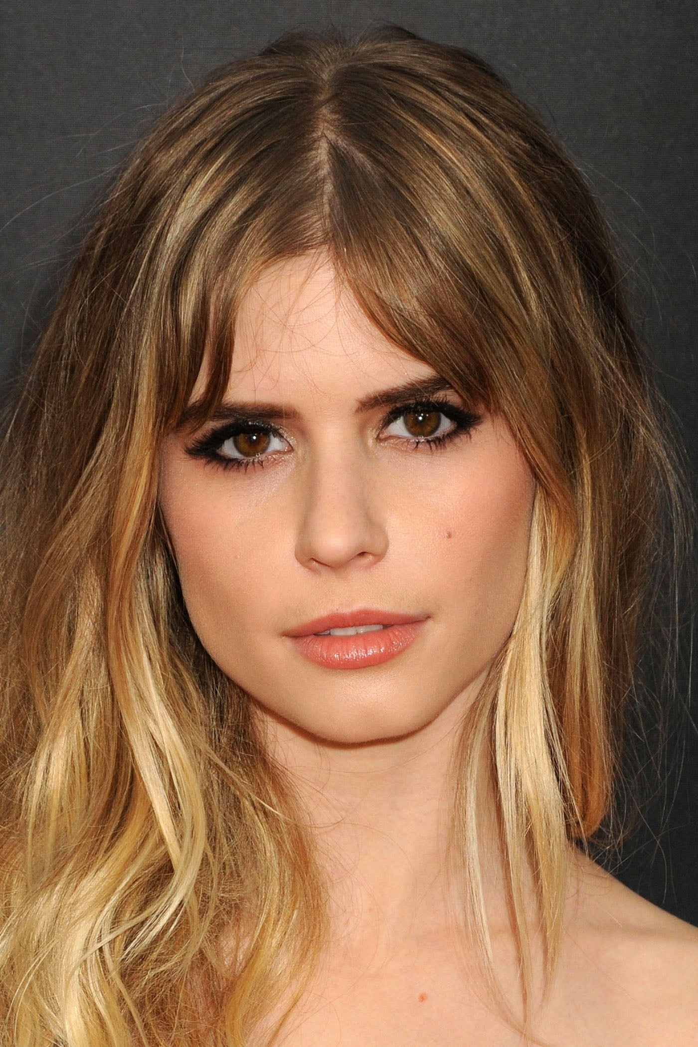 Фото Карлсон Янг (Carlson Young)